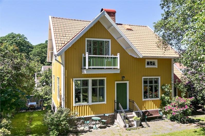 In 7 Minutes To Town And Liseberg Gothenburg